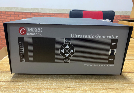 Membersihkan Generator Frekuensi Ultrasonik 20khz Untuk Pembersih Ultrasonik